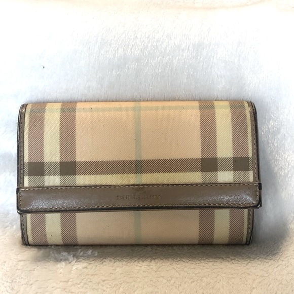 Burberry Handbags - BURBERRY London vintage wallet
